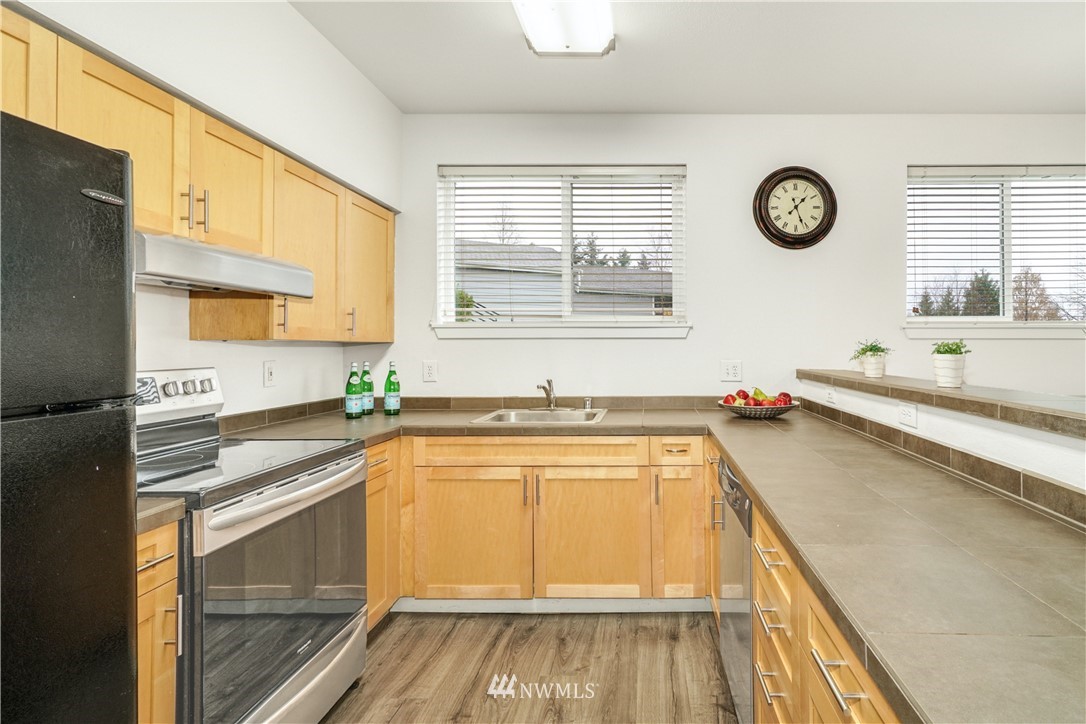 3905 243rd Place Southeast, Unit M102 Bothell, WA 98021 - Photo 10 of 33