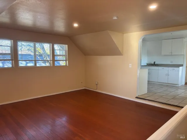 $2,500 | 415 College Avenue, Unit 4, Santa Rosa, CA 95401