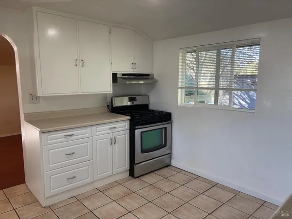 $2,300 | 415 College Avenue, Unit 4, Santa Rosa, CA 95401