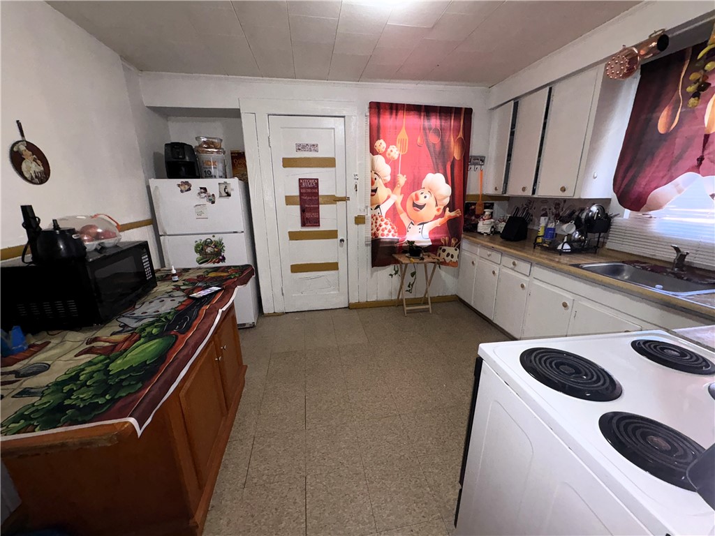 183-185 Baycliff Drive Rochester, NY 14609 - Photo 12 of 38