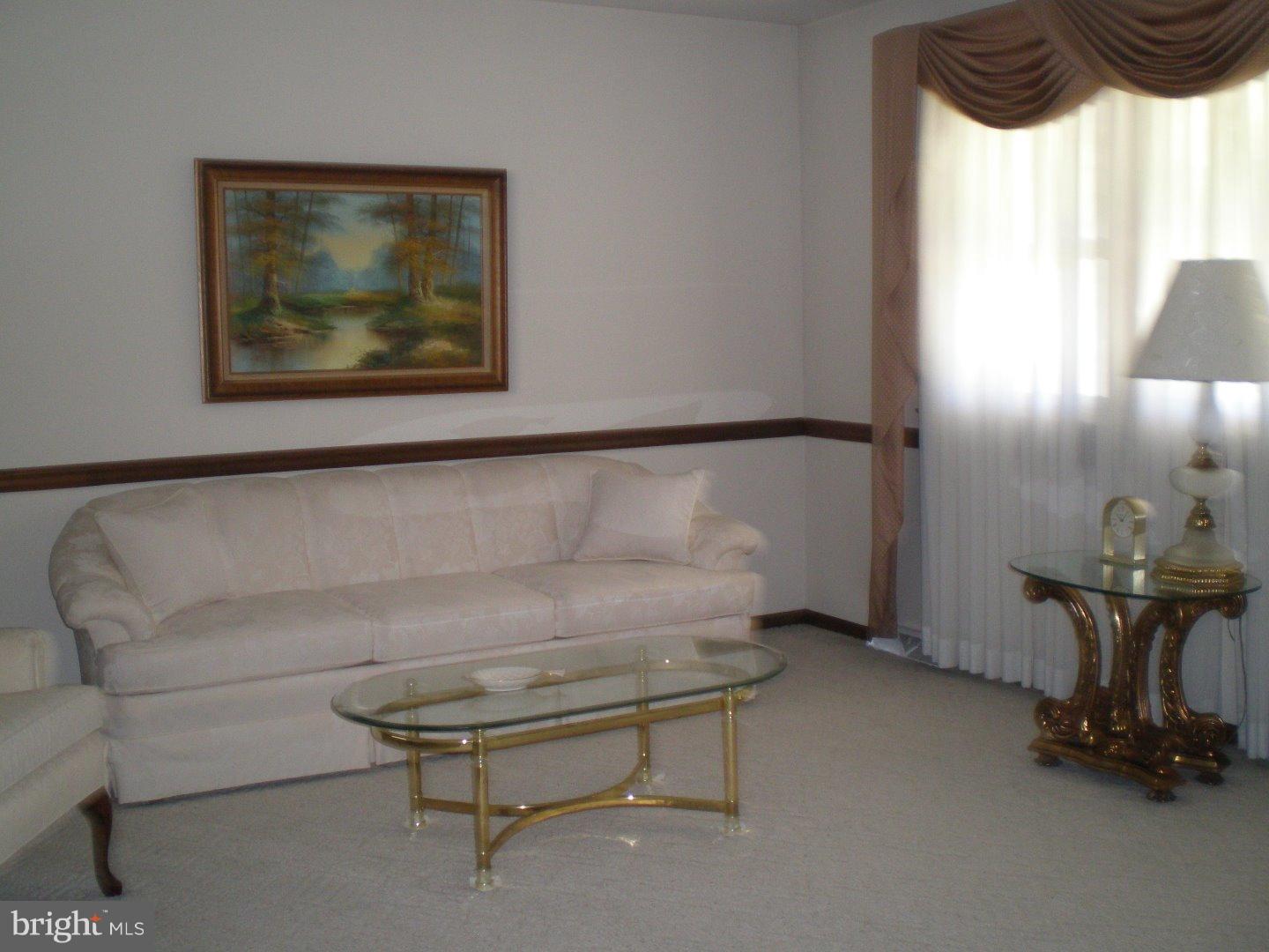 1122 Meetinghouse Road Ambler, PA 19002 - Photo 4 of 11 Living Room