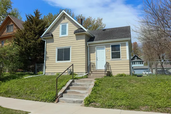 $255,000 | 1021 Minnehaha Avenue East, St. Paul, MN 55106