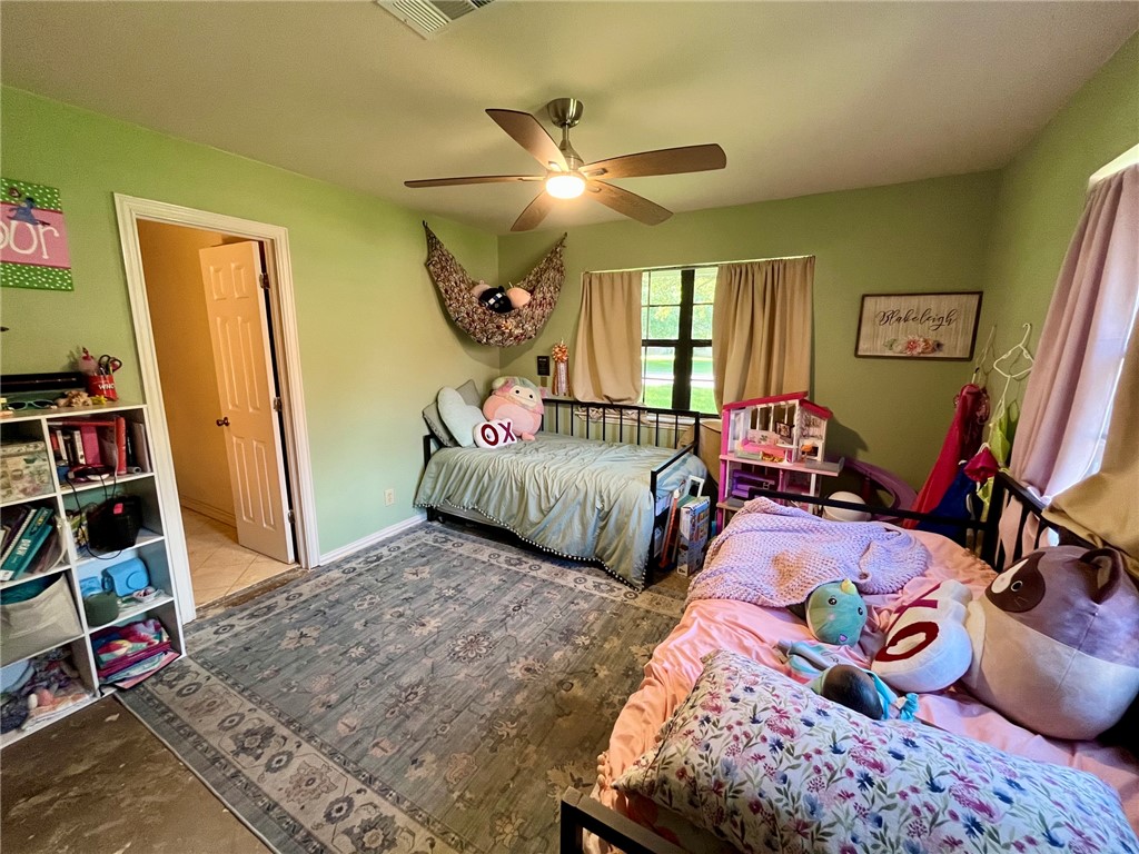 909 Anderson Street Hearne, TX 77859 - Photo 14 of 22