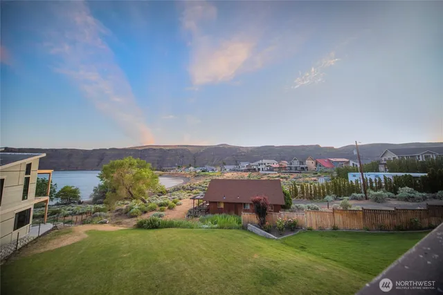 $1,100,000 | 1071 South Section Place, Quincy, WA 98848