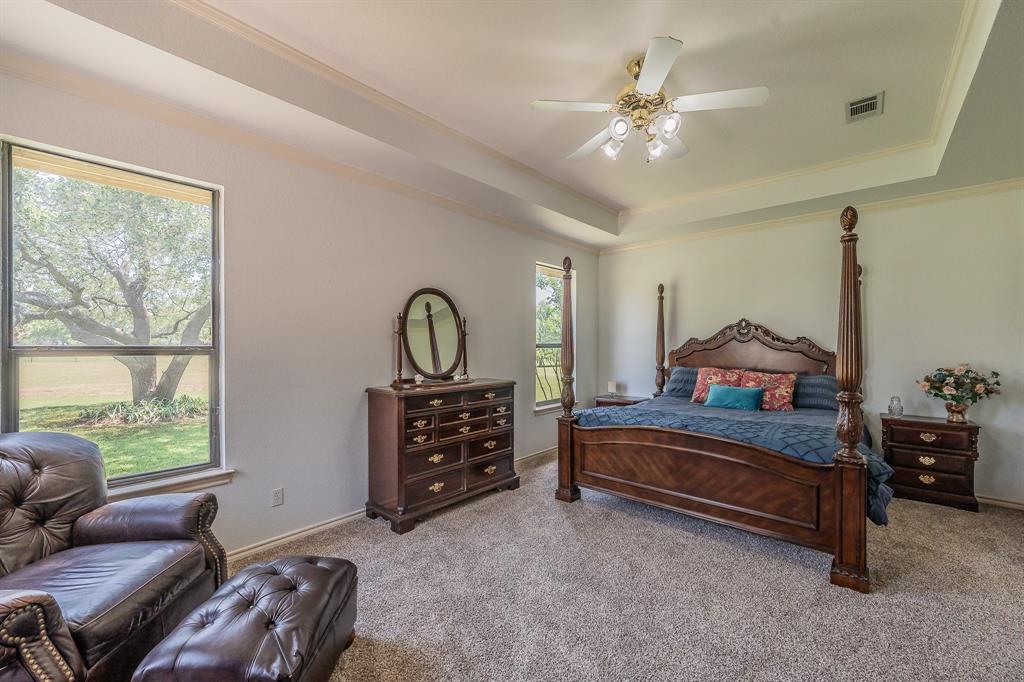 2305 Floyd Hampton Road Crowley, TX 76036 - Photo 11 of 40