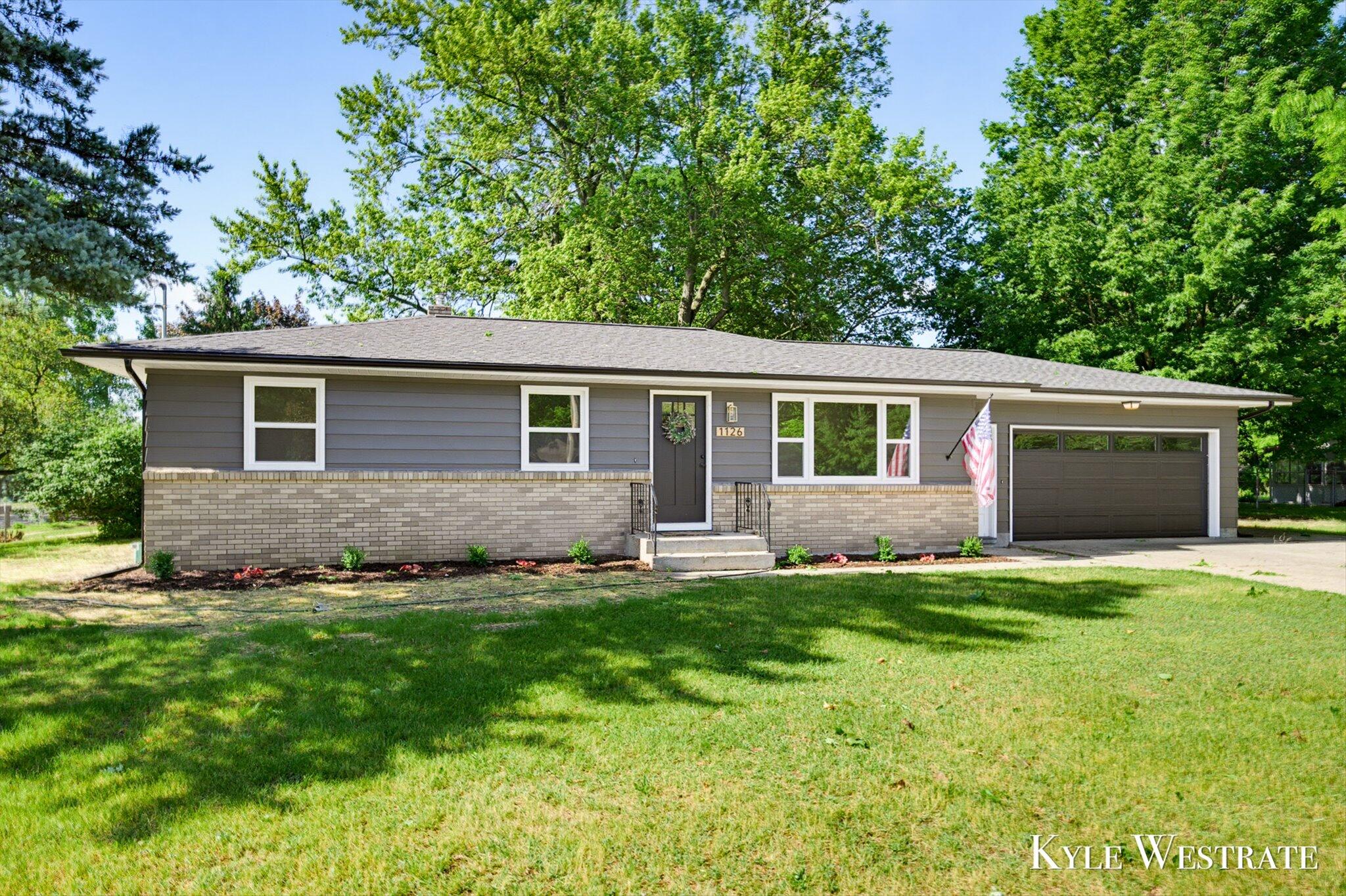 1126 3 Mile Road Northwest Grand Rapids, MI 49544 - Photo 2 of 31 02-AIV00179