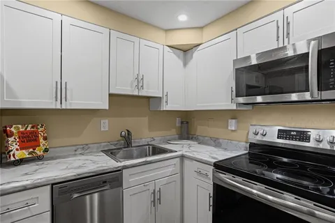 $127,000 | 4601 Fifth Avenue, Unit 221, Pittsburgh, PA 15213