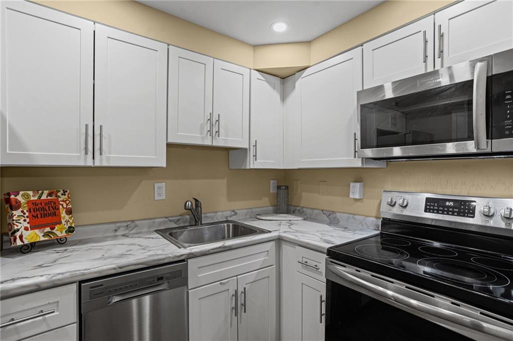 4601 Fifth Avenue, Unit 221 Pittsburgh, PA 15213 - Photo 16 of 44