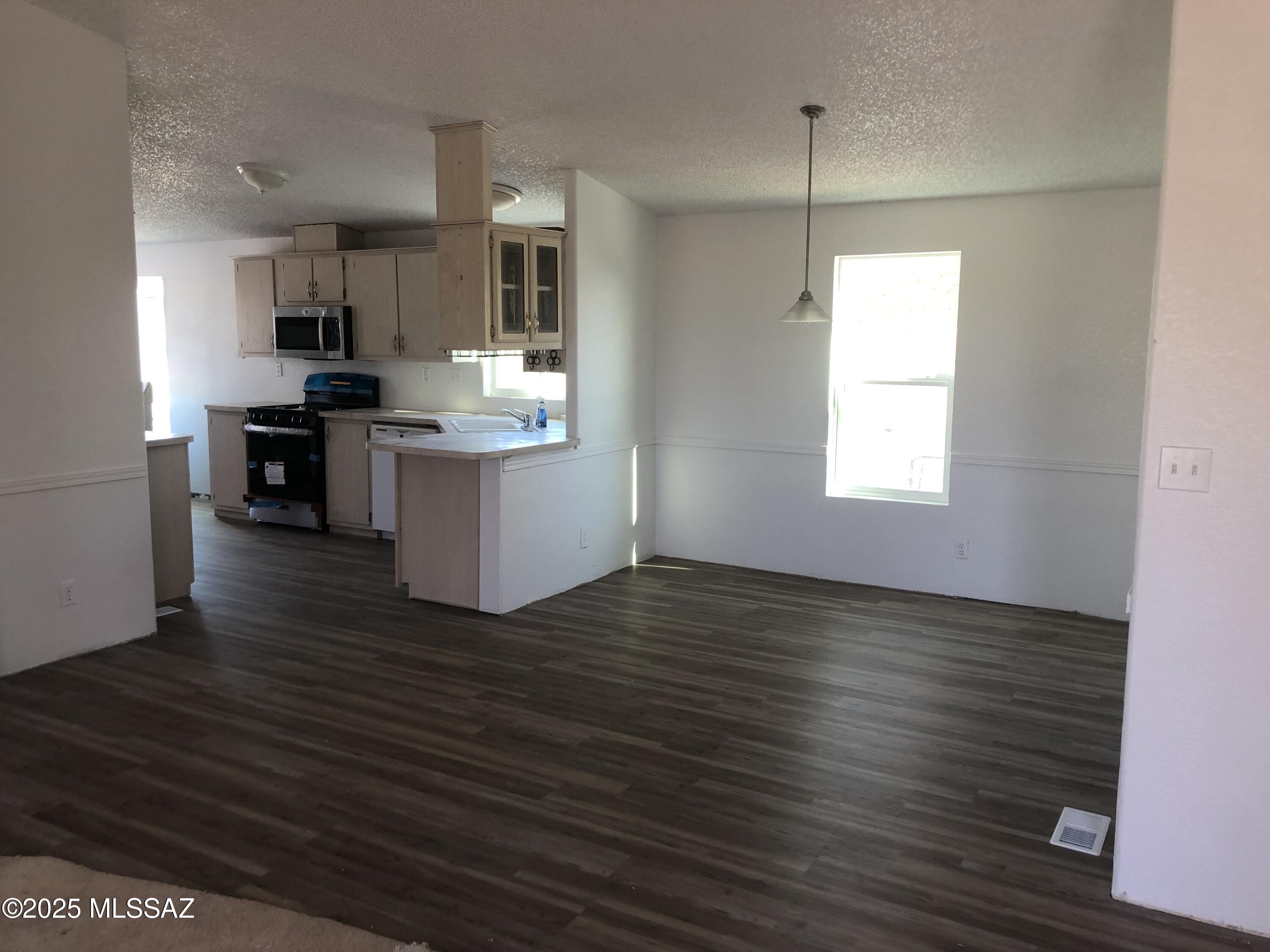 16040 North Elkins Road Tucson, AZ 85739 - Photo 3 of 16 Gallery Image 3