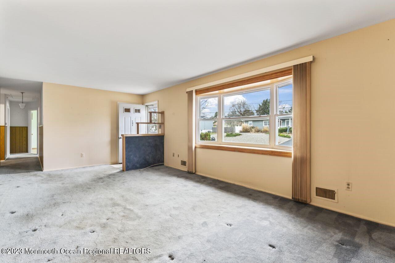 197 Drake Road Brick, NJ 08723 - Photo 11 of 39 Living Room