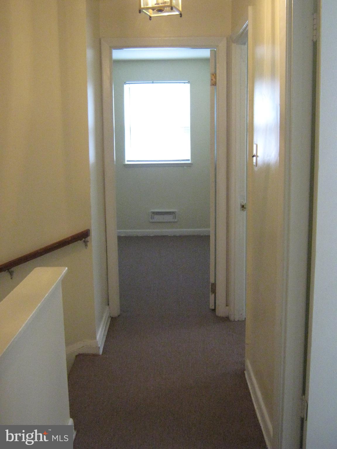 4818 Melbourne Road Baltimore, MD 21229 - Photo 12 of 28