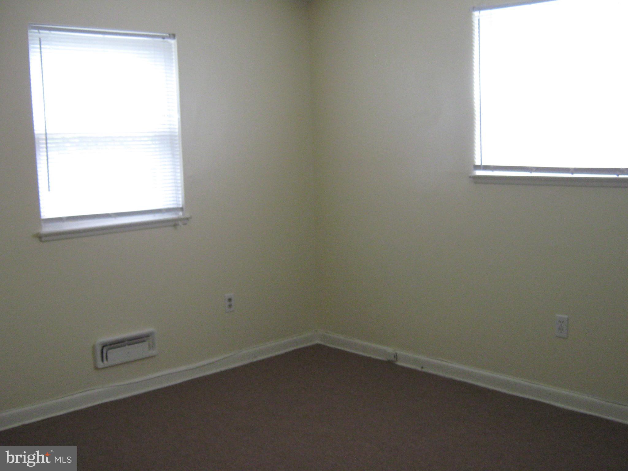 4818 Melbourne Road Baltimore, MD 21229 - Photo 16 of 28