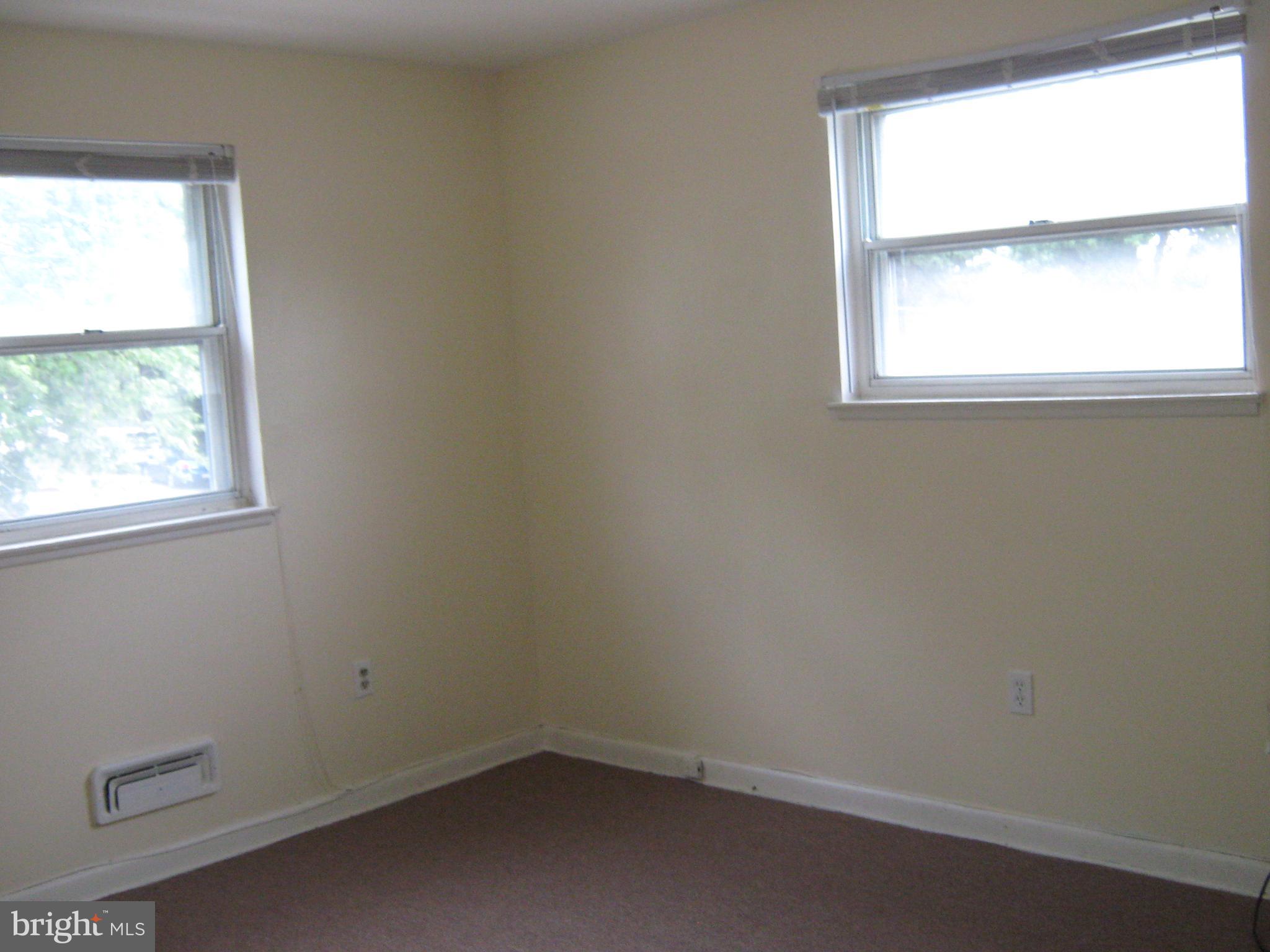 4818 Melbourne Road Baltimore, MD 21229 - Photo 17 of 28
