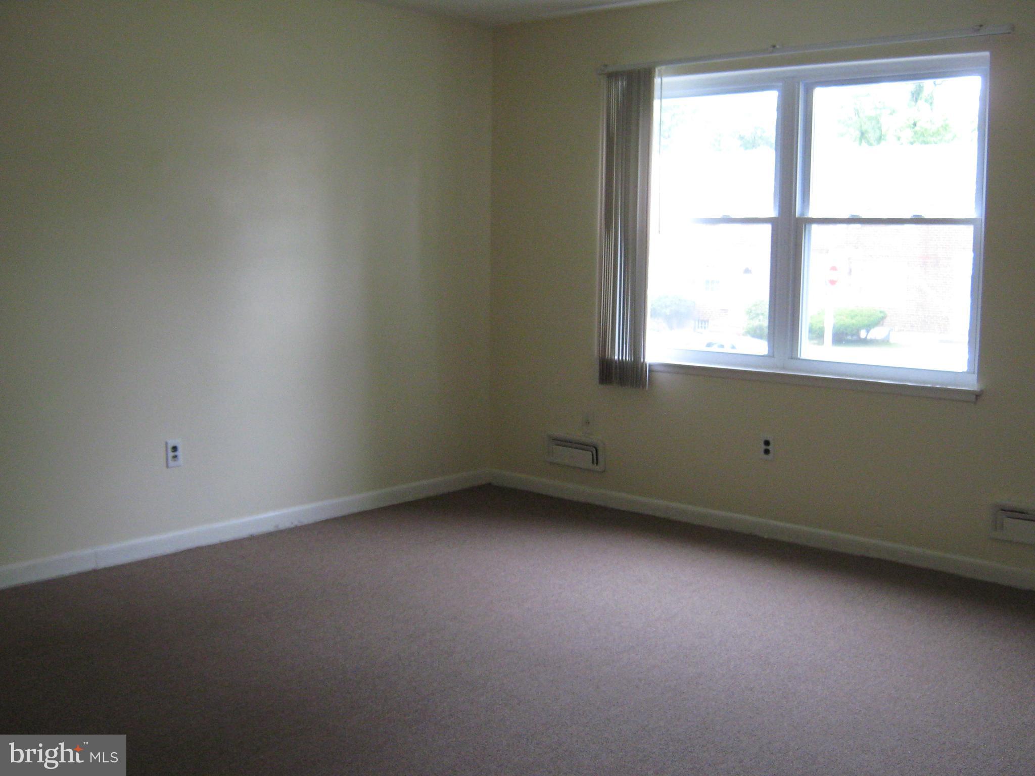 4818 Melbourne Road Baltimore, MD 21229 - Photo 6 of 28