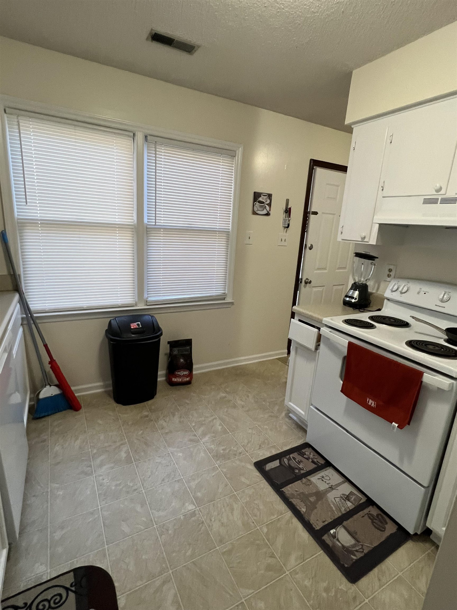1438 Kent Road Raleigh, NC 27606 - Photo 6 of 8 Photo 6