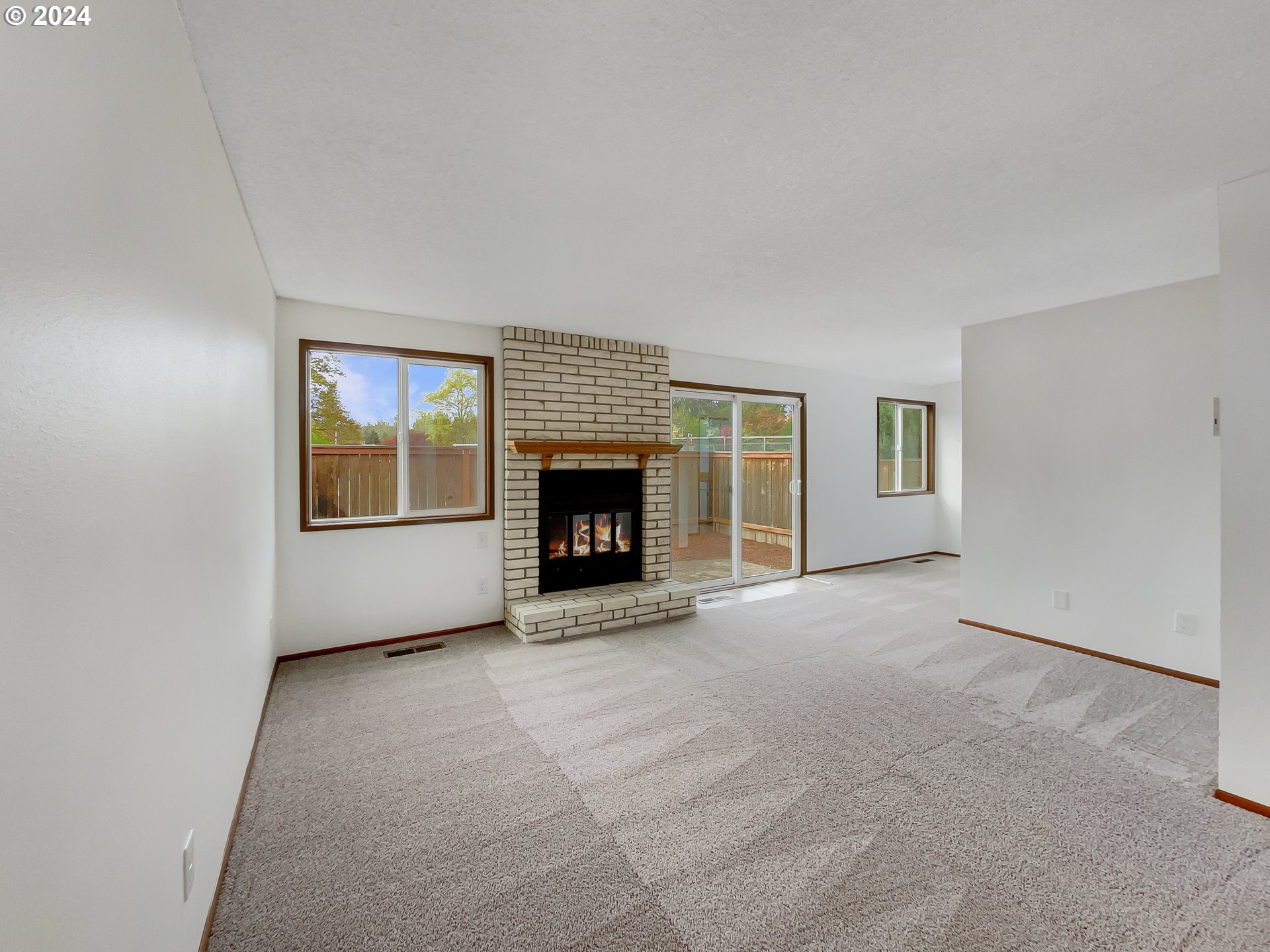 20440 Southwest Rosa Drive Beaverton, OR 97078 - Photo 12 of 19 Gallery Image 12