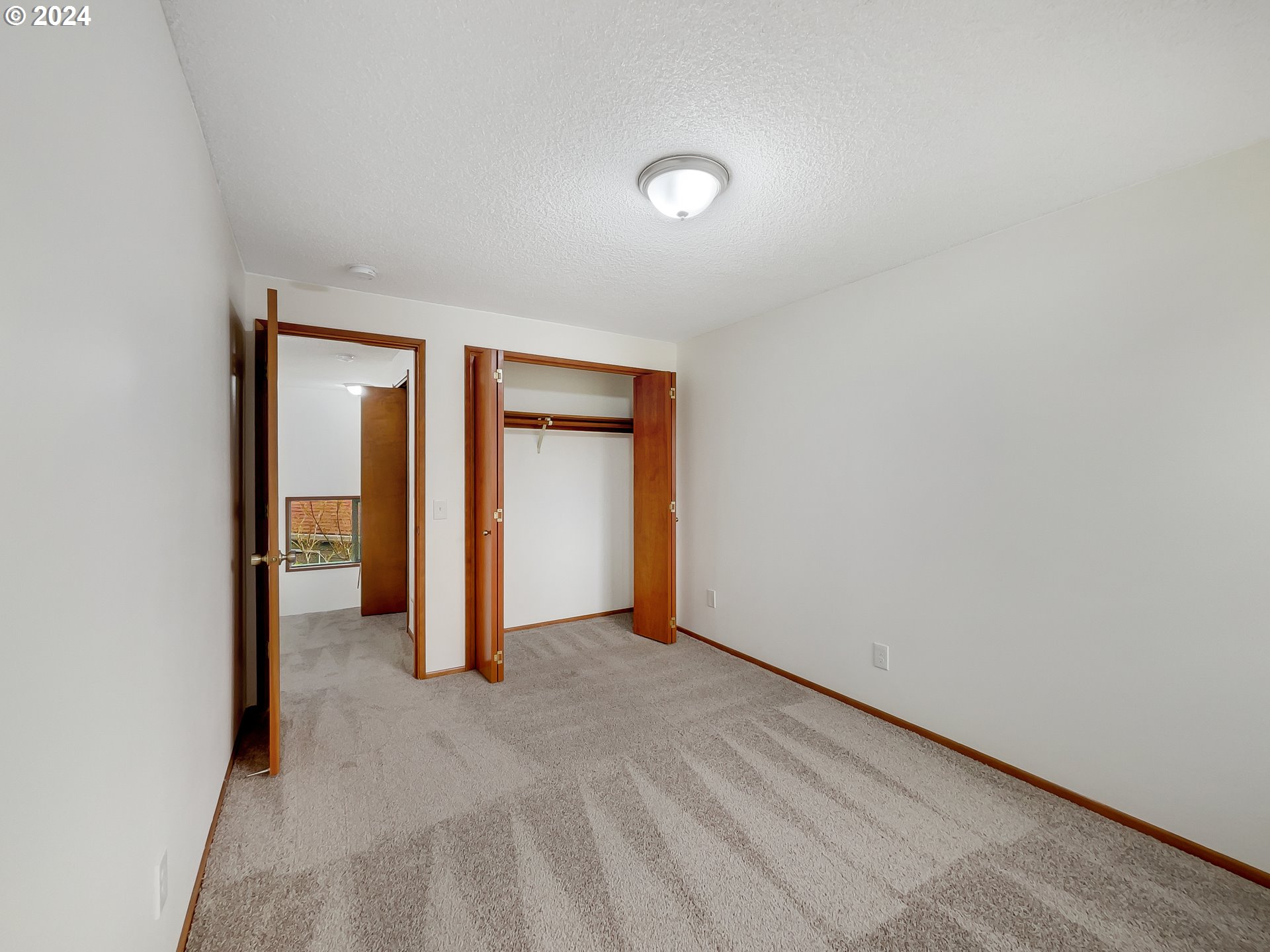 20440 Southwest Rosa Drive Beaverton, OR 97078 - Photo 8 of 19 Gallery Image 8
