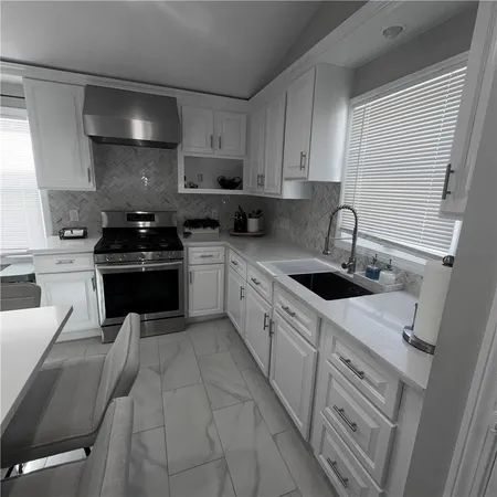 $530,000 | 36 Waller Street, Providence, RI 02908
