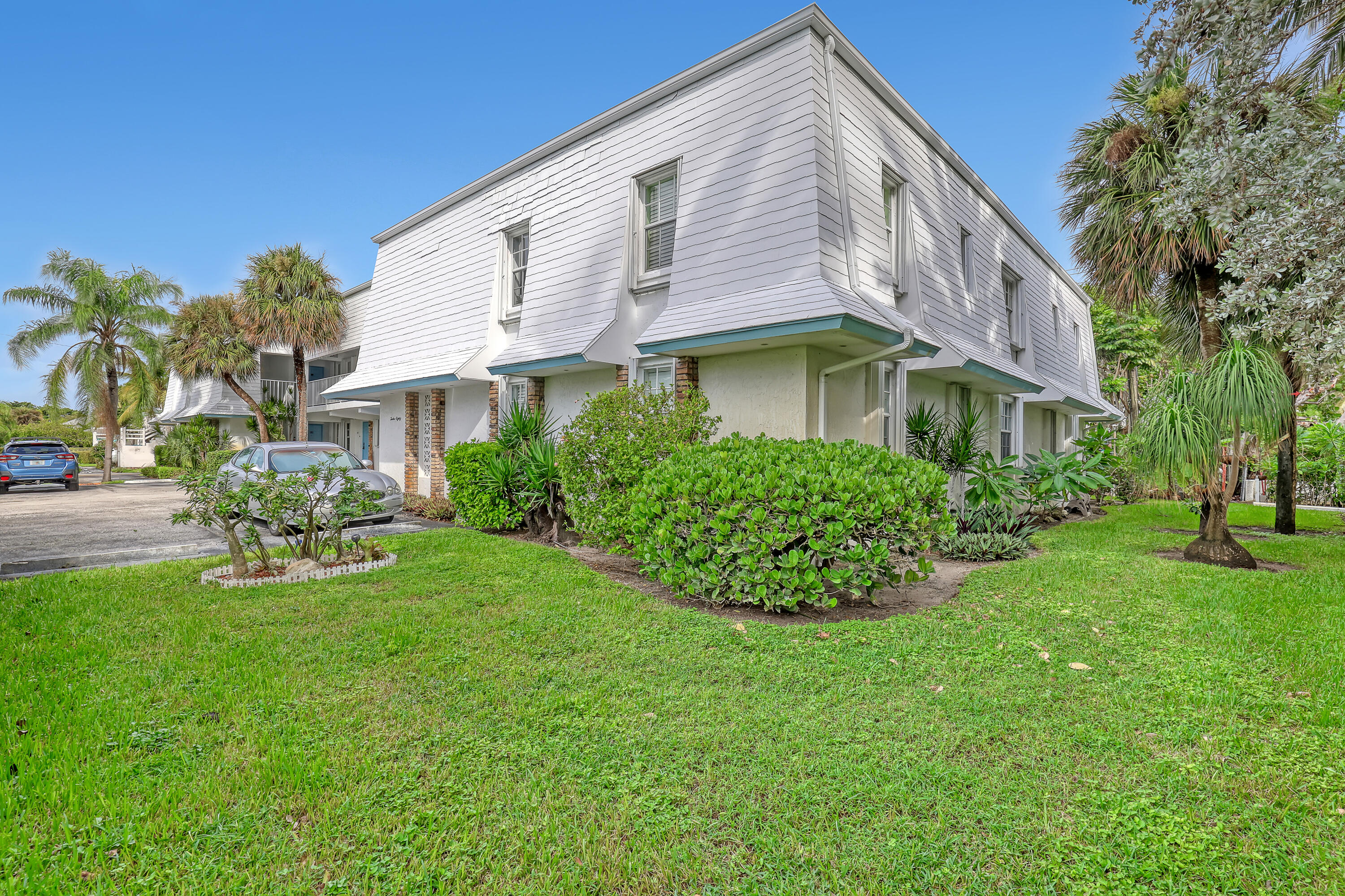 1280 Surf Road, Unit 202 Singer Island, FL 33404 - Photo 22 of 31 Exterior