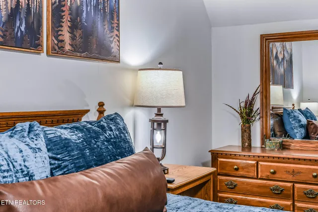 $579,900 | 1819 West Arolla Court, Gatlinburg, TN 37738