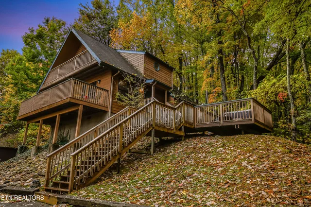 $579,900 | 1819 West Arolla Court, Gatlinburg, TN 37738