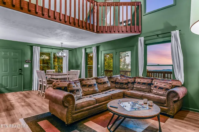 $579,900 | 1819 West Arolla Court, Gatlinburg, TN 37738