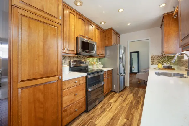 $1,585,000 | 1077 Pearl Avenue, Moss Beach, CA 94038