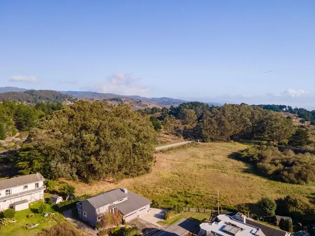 $1,585,000 | 1077 Pearl Avenue, Moss Beach, CA 94038