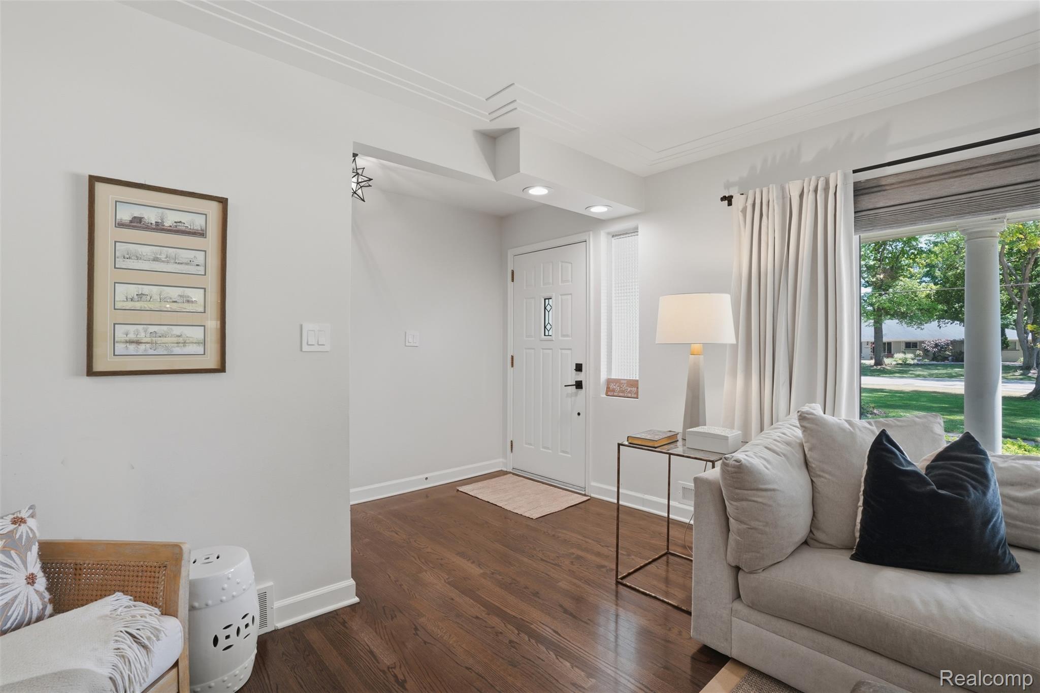 6998 Meadowlake Road Bloomfield Hills, MI 48301 - Photo 6 of 49 5_6998 meadowlake rd-5.jpg