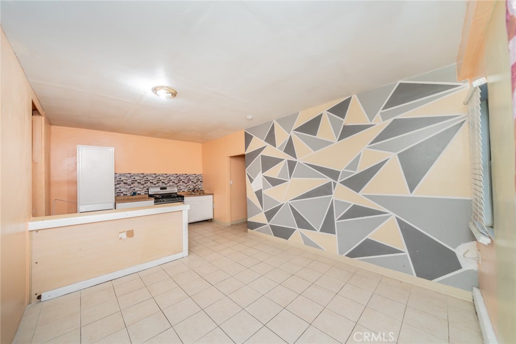 261 North Vine Avenue Rialto, CA 92376 - Photo 20 of 34