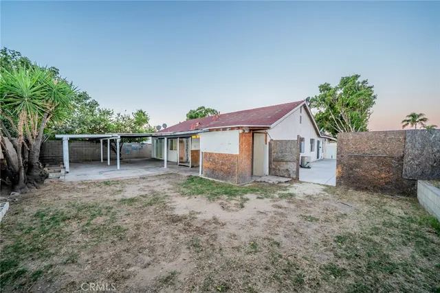 $499,000 | 261 North Vine Avenue, Rialto, CA 92376