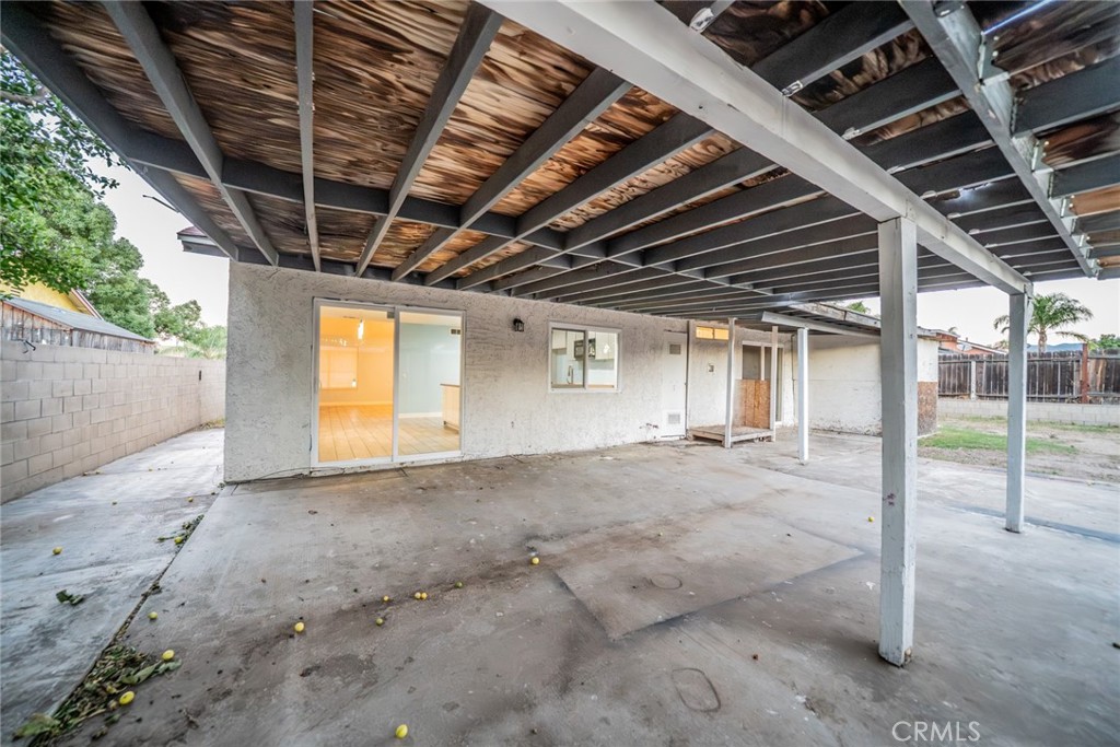 261 North Vine Avenue Rialto, CA 92376 - Photo 27 of 34