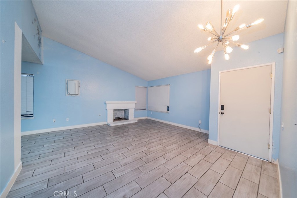 261 North Vine Avenue Rialto, CA 92376 - Photo 3 of 34