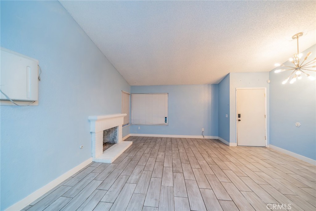 261 North Vine Avenue Rialto, CA 92376 - Photo 4 of 34