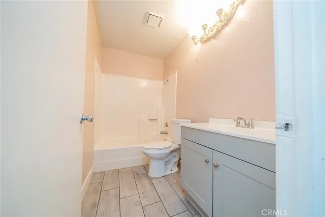 $499,000 | 261 North Vine Avenue, Rialto, CA 92376