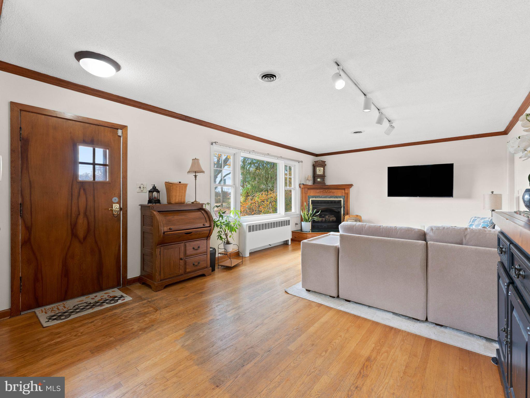 270 Jefferson Road Sewell, NJ 08080 - Photo 8 of 47 Gallery Image 8