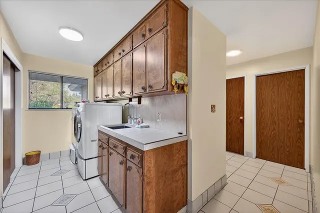 $920,000 | 6121 North Montana Avenue, Clovis, CA 93619