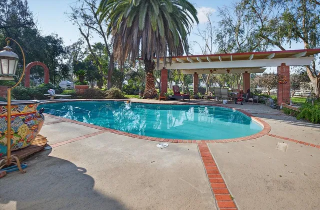 $920,000 | 6121 North Montana Avenue, Clovis, CA 93619