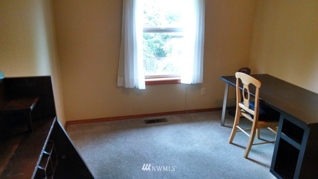 2110 Ridgeway Court Southwest Tumwater, WA 98512 - Photo 13 of 25 Gallery Image 13