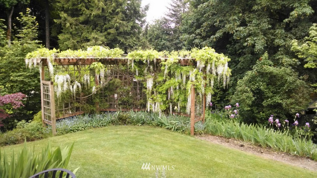 2110 Ridgeway Court Southwest Tumwater, WA 98512 - Photo 5 of 25 Gallery Image 5