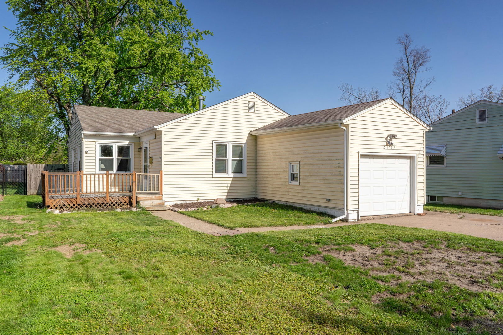 2123 32nd Street Rock Island, IL 61201 - Photo 2 of 38