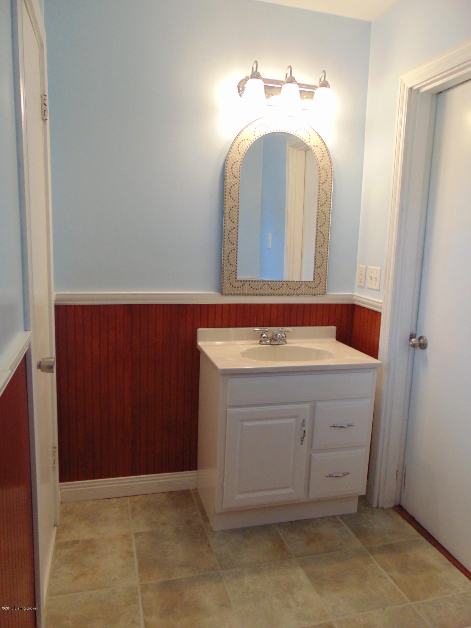 4741 Dover Road Louisville, KY 40216 - Photo 15 of 21 Bathroom