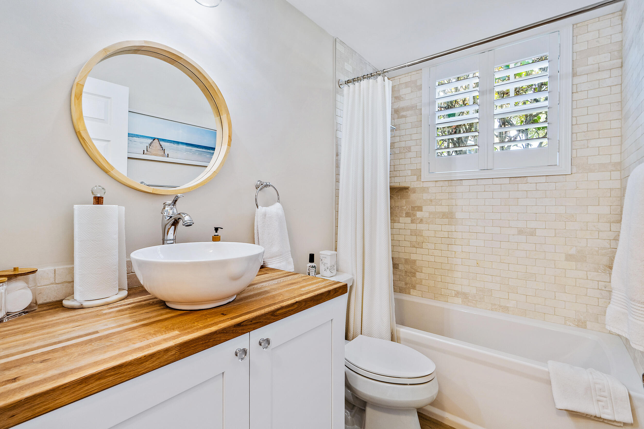 807 Mainsail Circle, Unit 807 Jupiter, FL 33477 - Photo 22 of 35 Guest bathroom