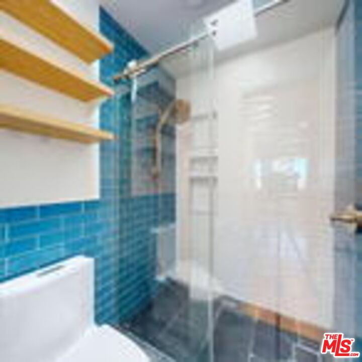 8740 Tuscany Avenue, Unit 306 Playa del Rey, CA 90293 - Photo 13 of 23