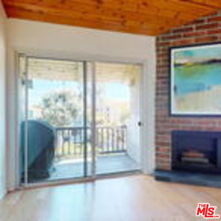 8740 Tuscany Avenue, Unit 306 Playa del Rey, CA 90293 - Photo 4 of 23