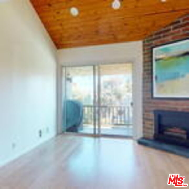 8740 Tuscany Avenue, Unit 306 Playa del Rey, CA 90293 - Photo 5 of 23