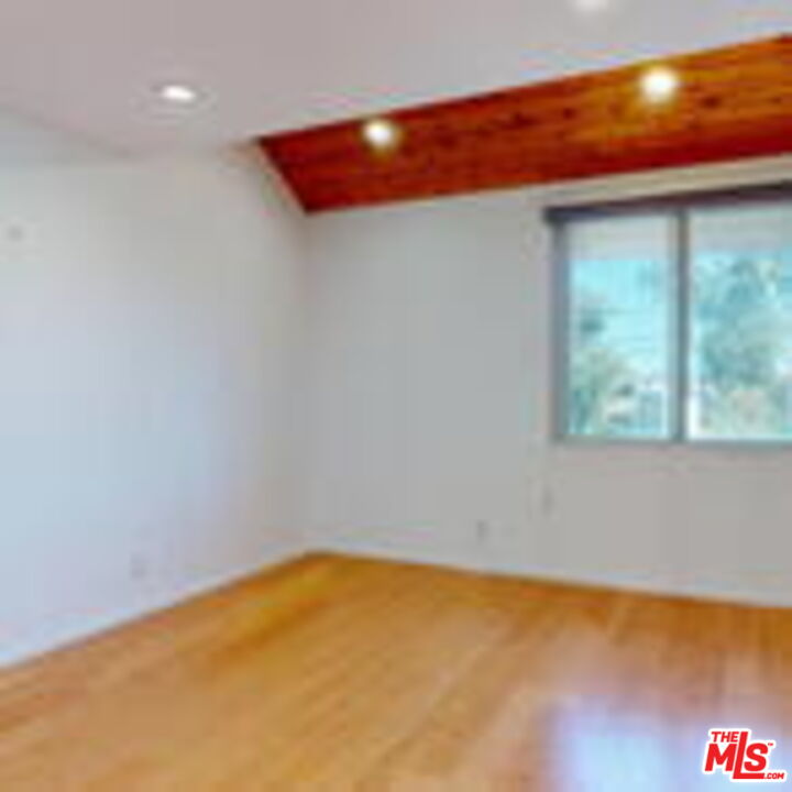 8740 Tuscany Avenue, Unit 306 Playa del Rey, CA 90293 - Photo 10 of 23