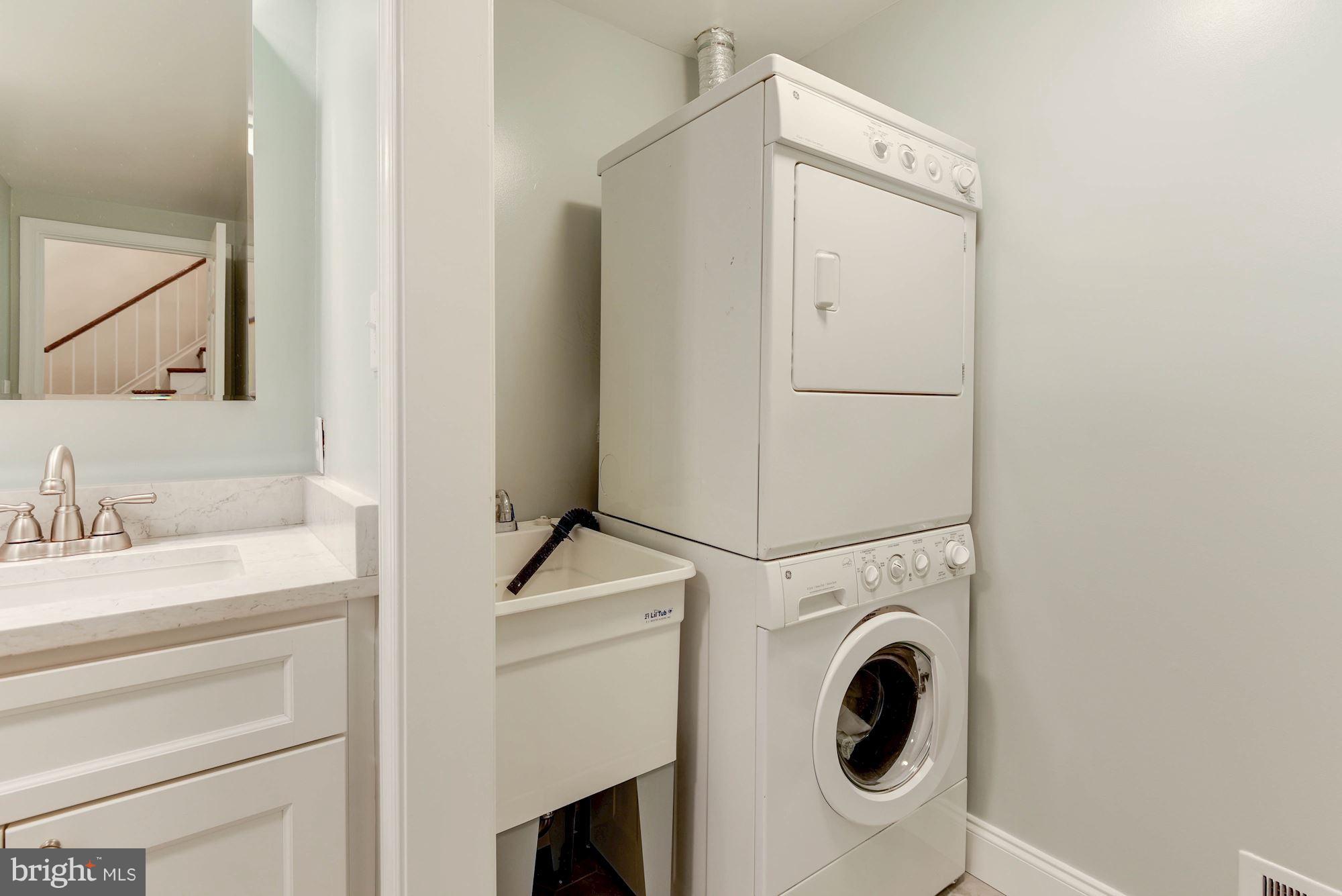 2309 North Glebe Road Arlington, VA 22207 - Photo 17 of 27 Laundry on master level