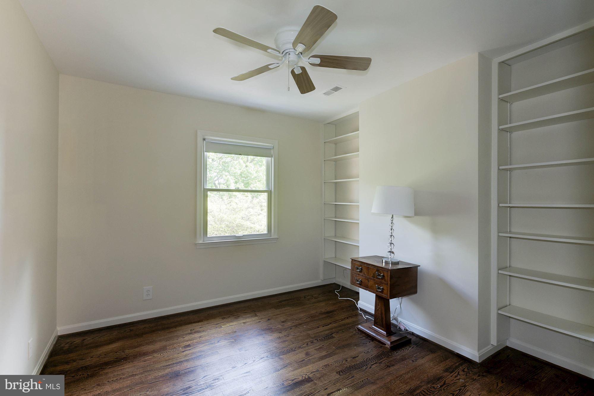 2309 North Glebe Road Arlington, VA 22207 - Photo 22 of 27 BR 4 has built-ins and closet