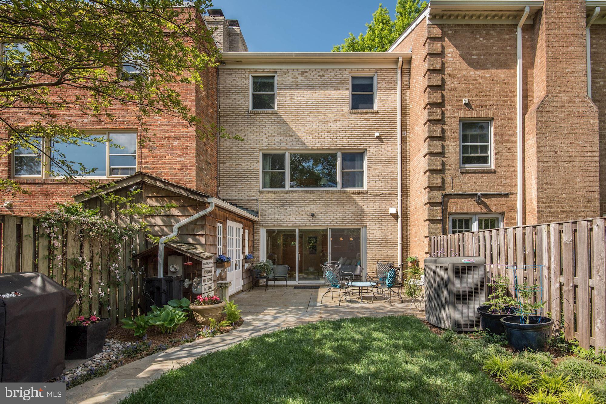2309 North Glebe Road Arlington, VA 22207 - Photo 25 of 27 Exterior (Rear)